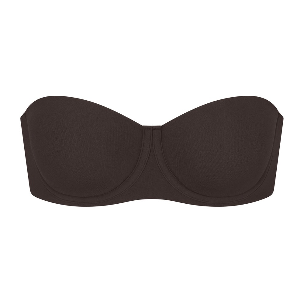 SKIMS FITS EVERYBODY STRAPLESS BRA | ESPRESSO
